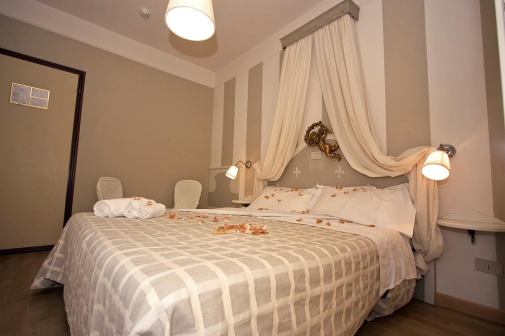 Hotel Mocambo Piscina E Spiaggia San Benedetto del Tronto Exterior photo
