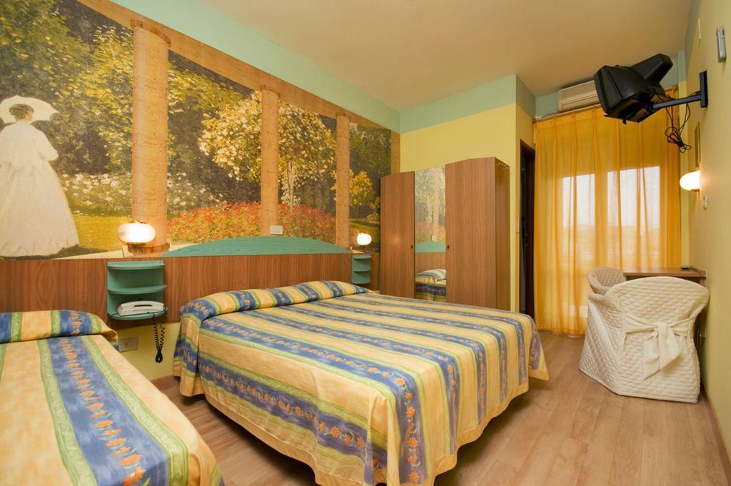 Hotel Mocambo Piscina E Spiaggia San Benedetto del Tronto Exterior photo