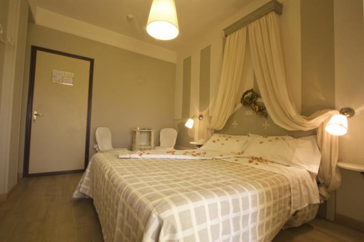 Hotel Mocambo Piscina E Spiaggia San Benedetto del Tronto Exterior photo